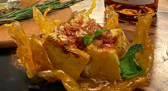 Тёплый чизкейк с апельсиновой стеклянной карамелью